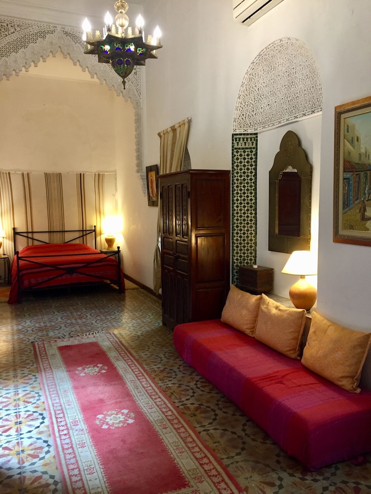 RIAD A LA BELLE ETOILE 59/83
