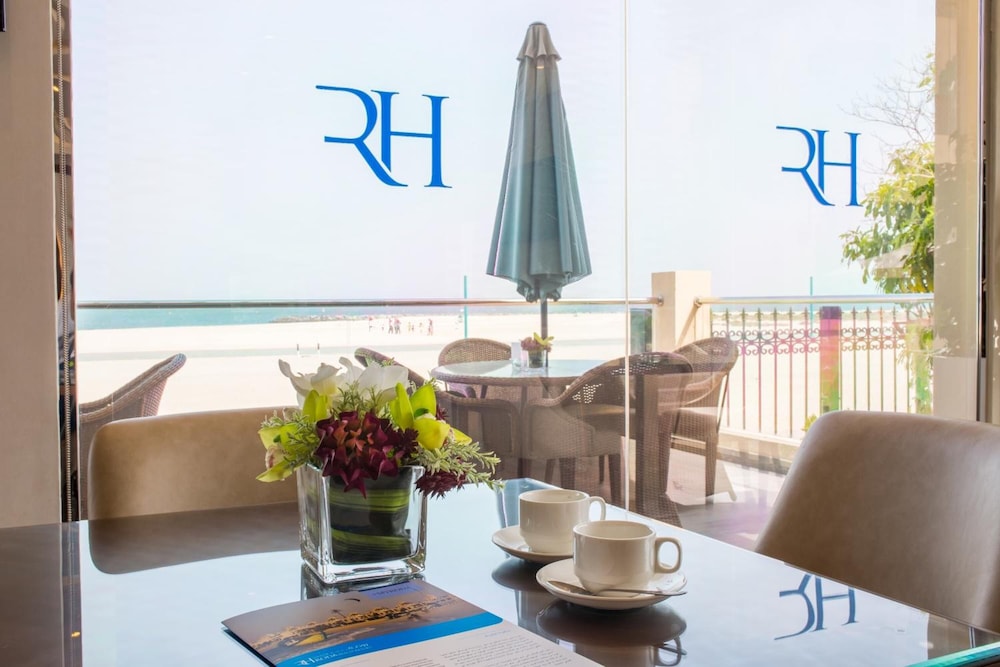Roda Beach Resort 48/67
