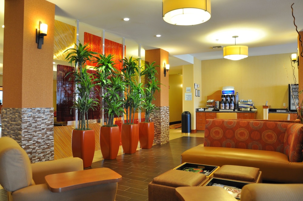 Holiday Inn Express Hotel And Suites Prattville South 35/53
