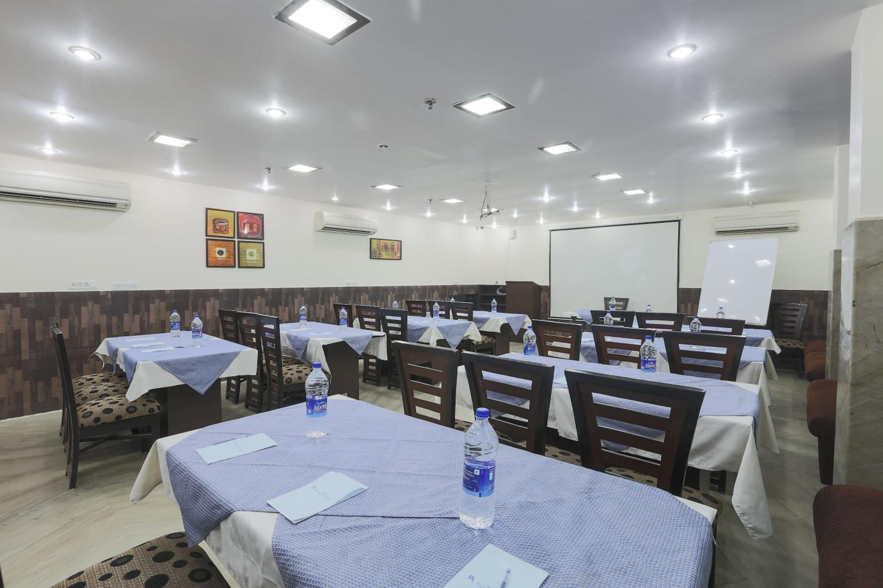 HOTEL KINGSTON PARK 49/55