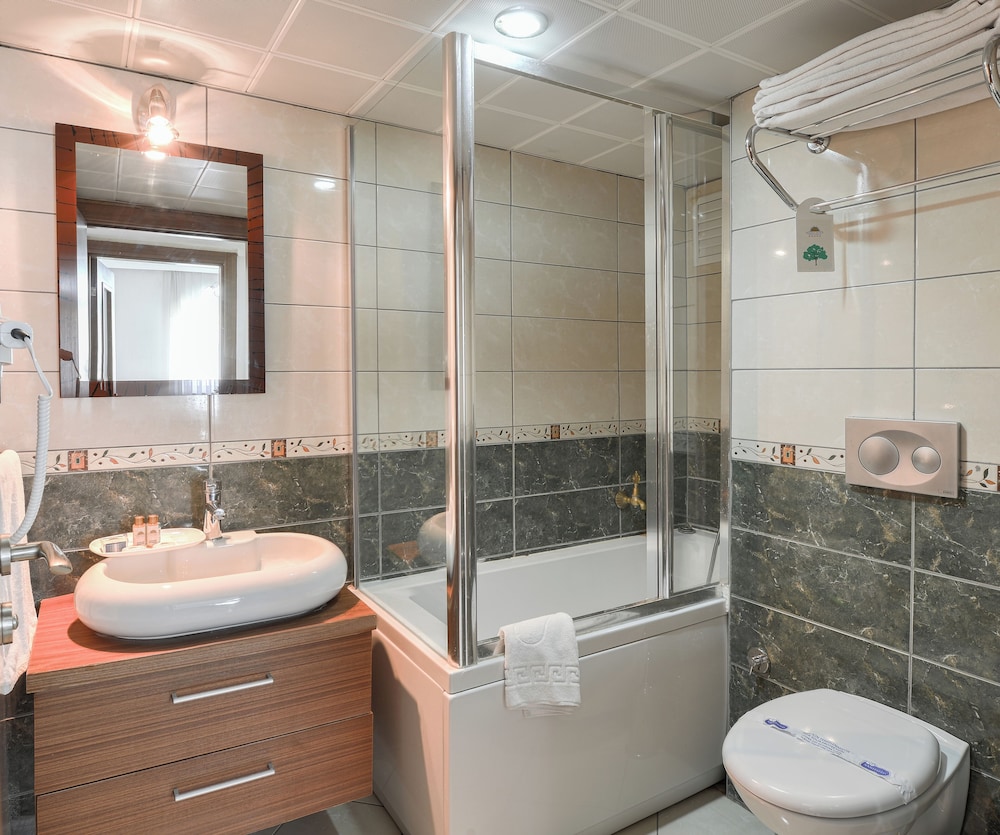 Anadolu Hotels Esenboga Thermal 50/50