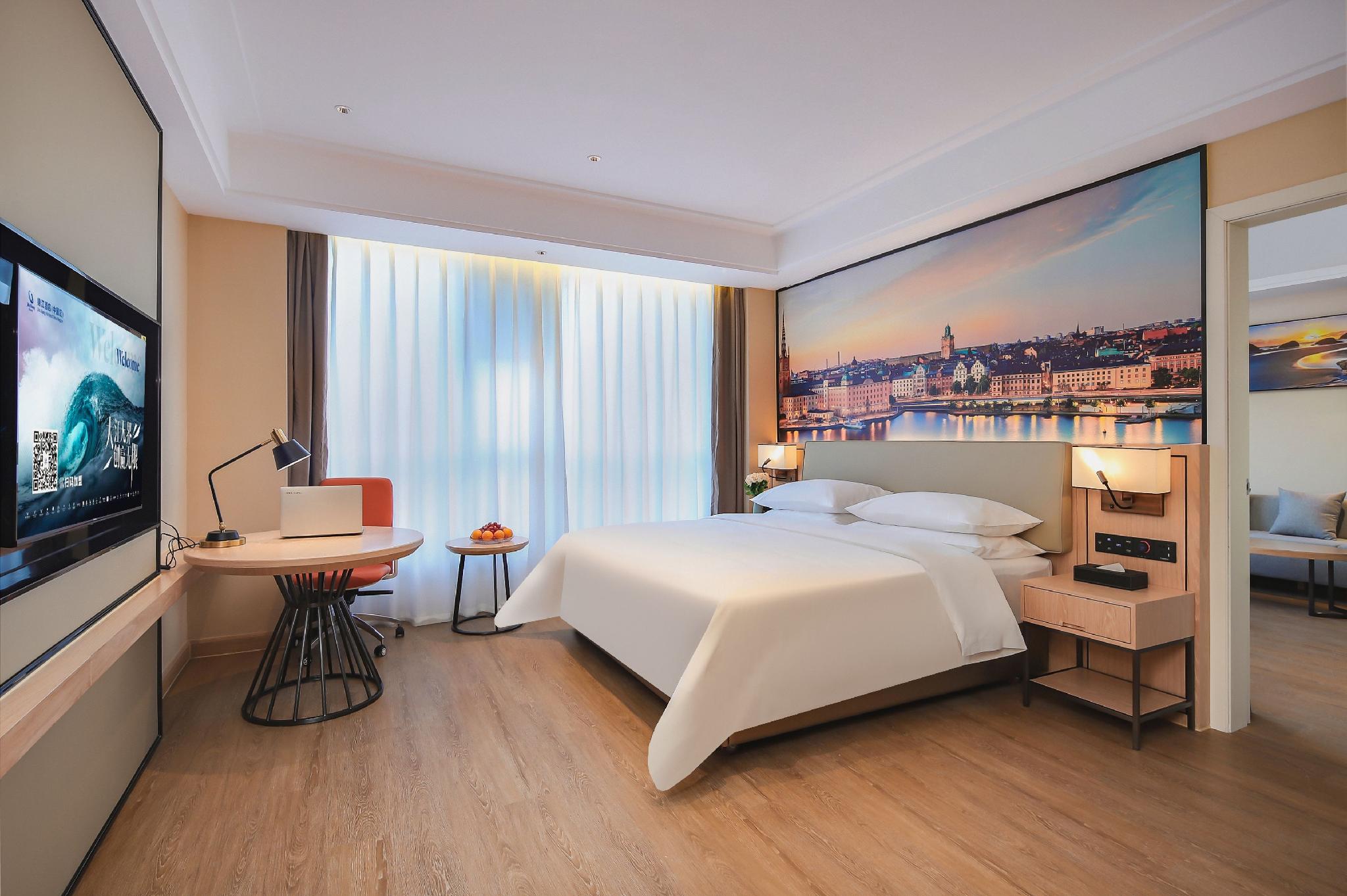 Vienna International Hotel (Luyi Passenger West Station) 9/33
