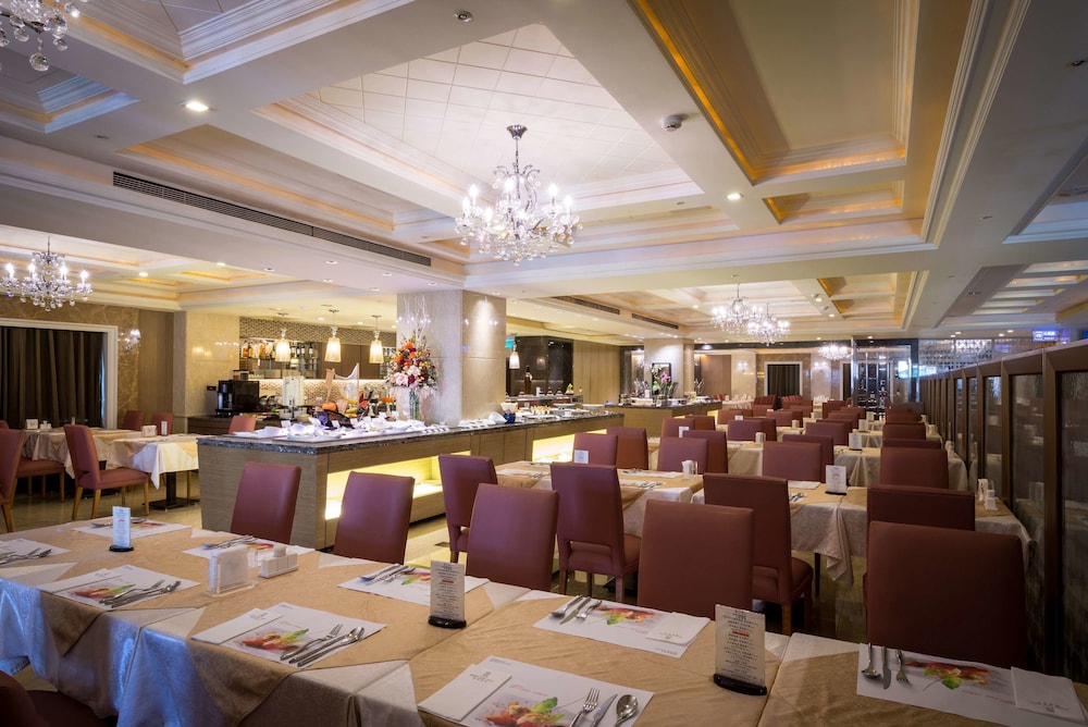 Grand View Hotel 2/34