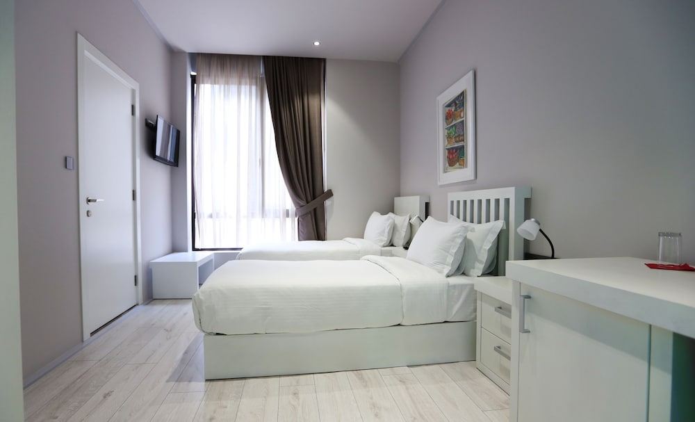 ROOM, DOUBLE OR TWIN BED, ACCESSIBLE
