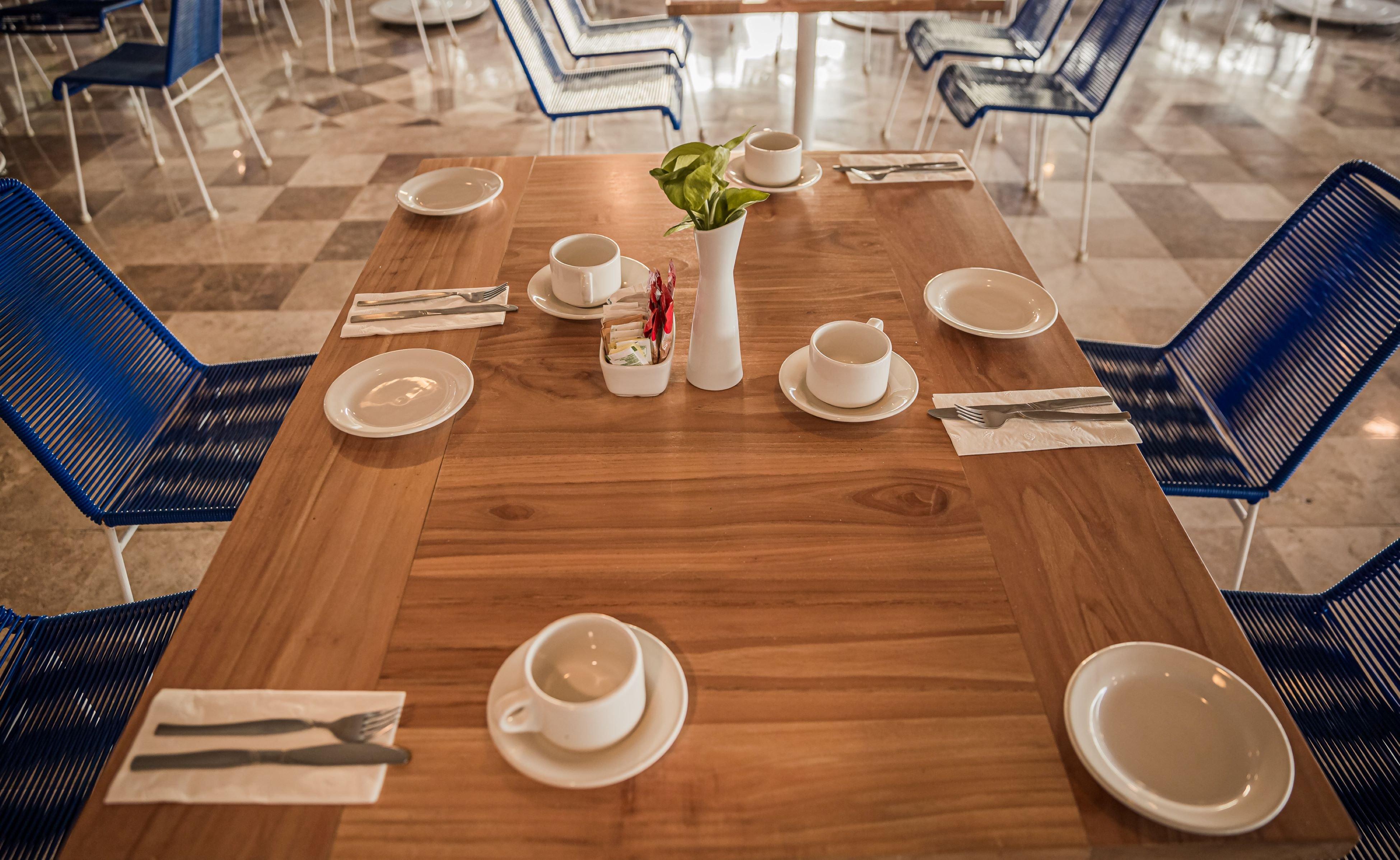 restaurant cafeteria