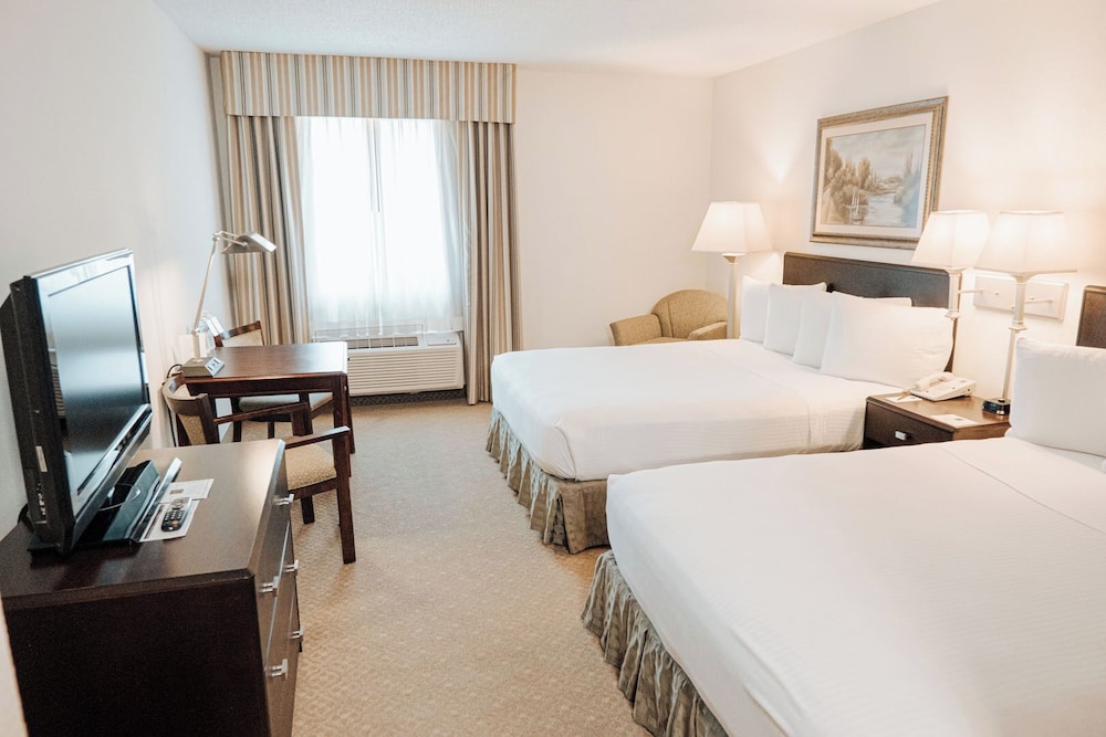 Ann Arbor Regent Hotel Suites 21/55