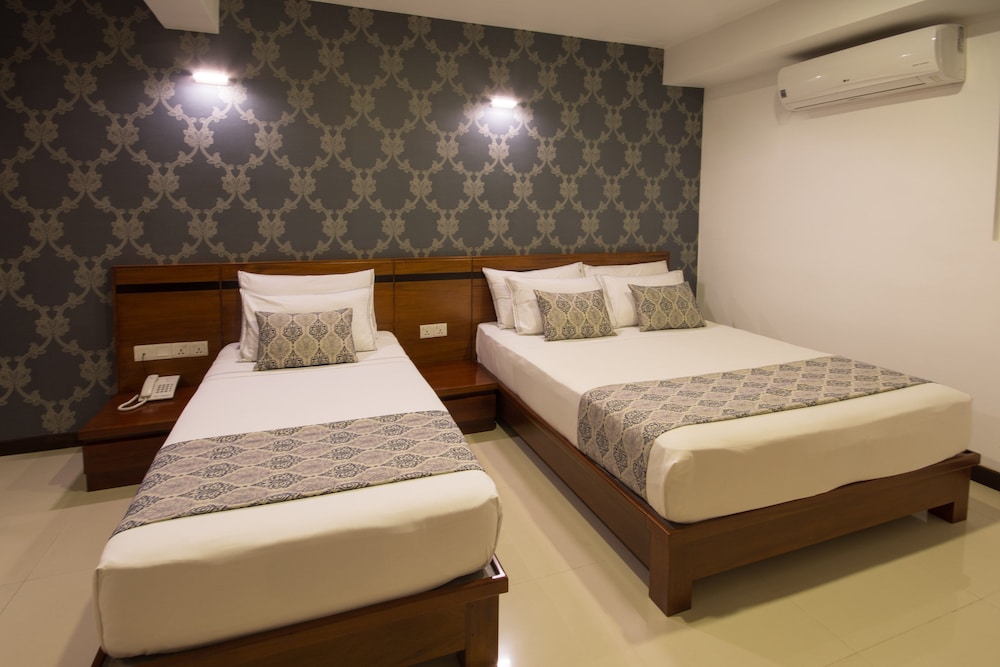 Ceyloni Inn 11/58