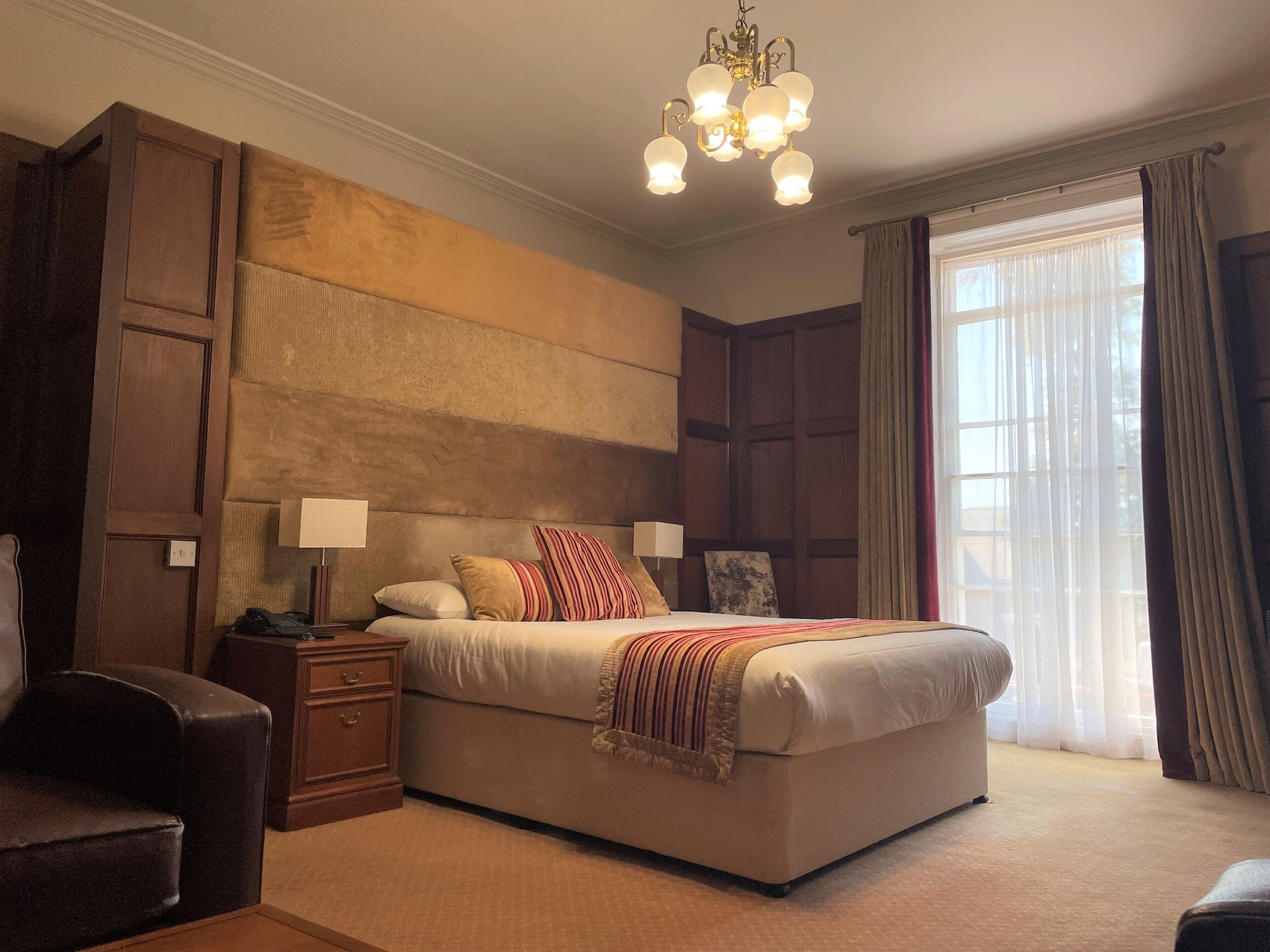 Feature, Double Bed
