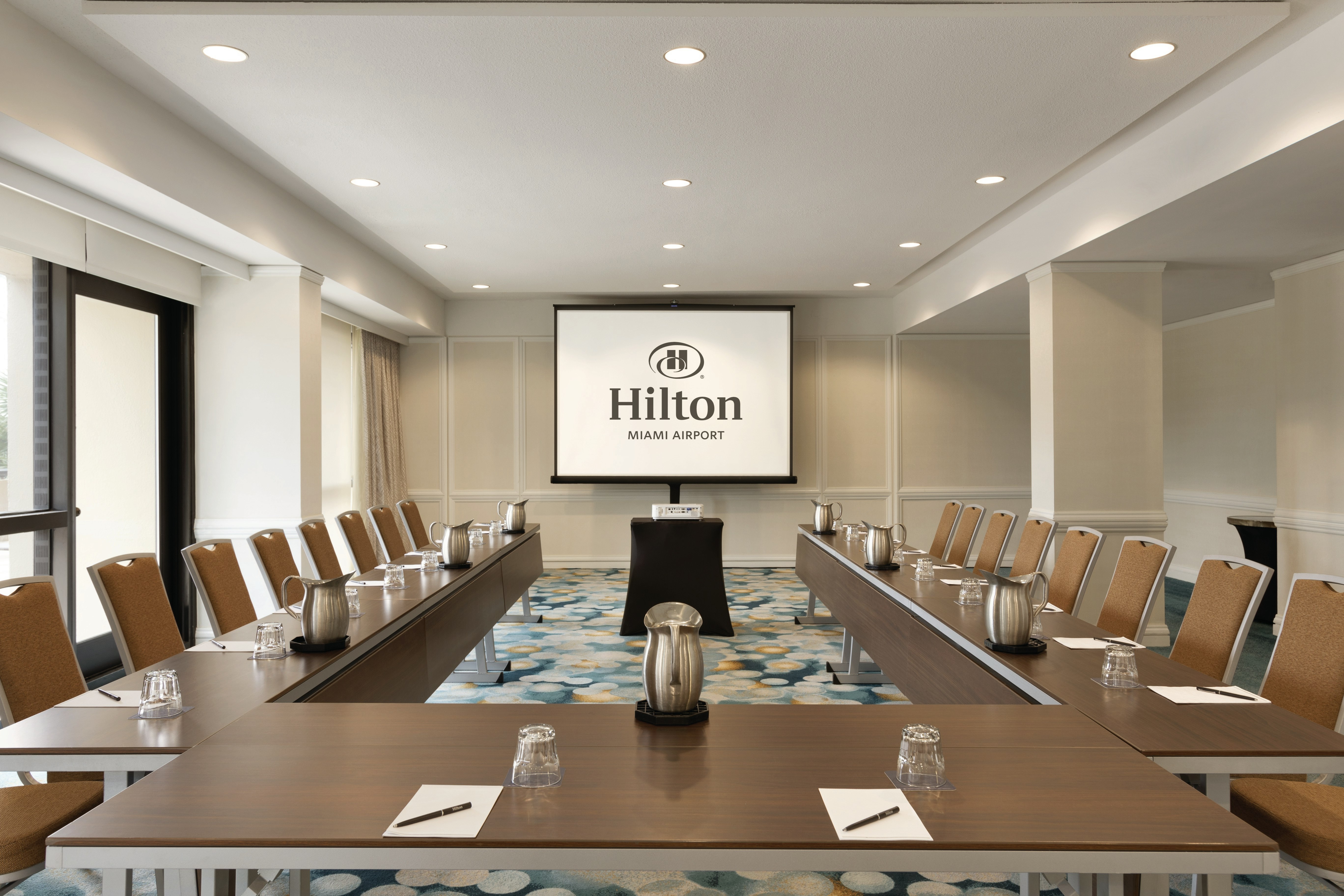 Hilton Miami Airport Blue Lagoon 54/77