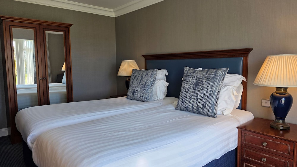 غرفة ديلوكس بسريرين منفصلين، Windmill Village Hotel, Golf Club Spa, BWSC 7/8