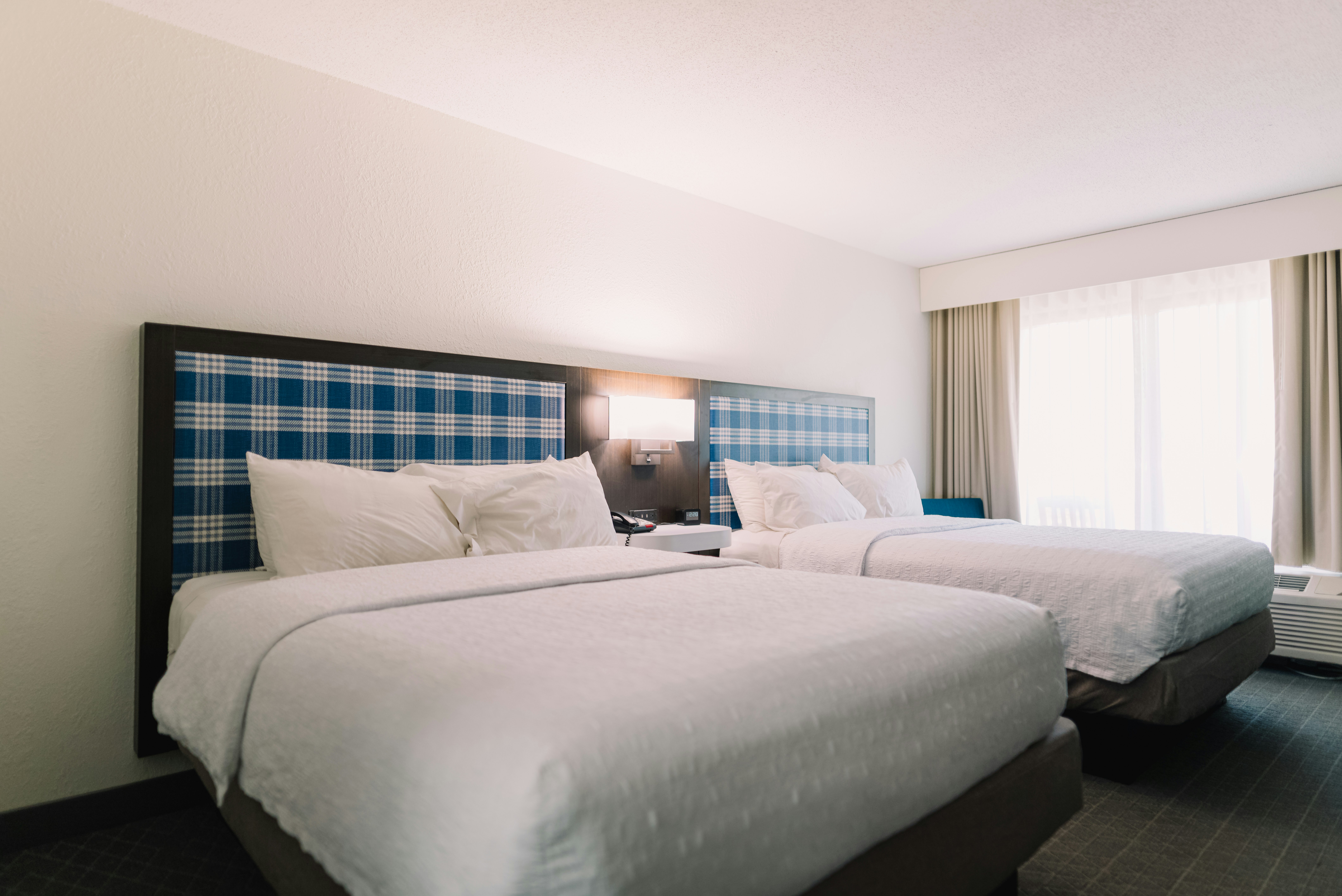 room, 2 queen beds, balcony