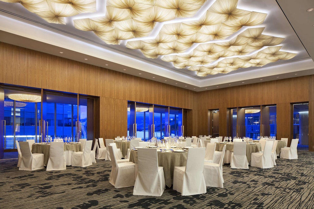 Fairmont Pacific Rim 40/50