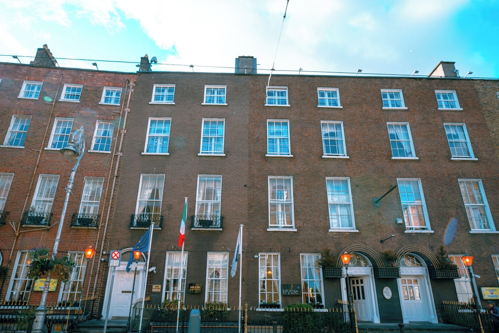 Russell Court 1/50