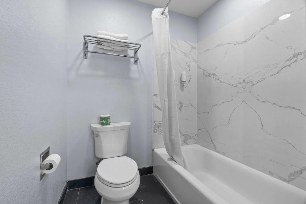 Travelodge by Wyndham Fairplex Pomona 53/57