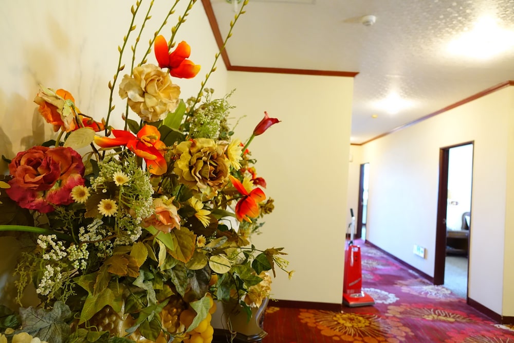 East Commercial Affairs Hotel 6/37