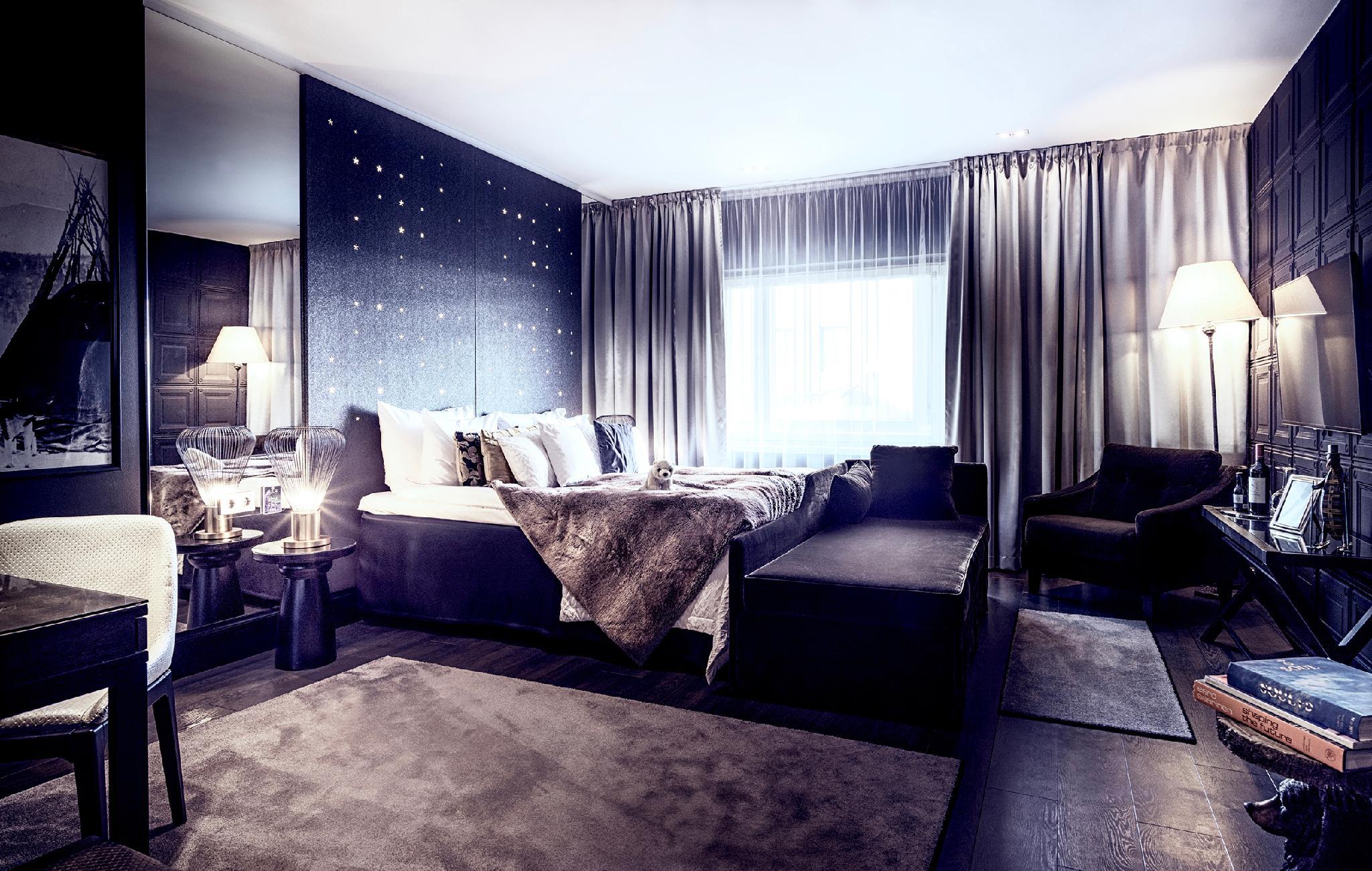 Room, Single Bed, Sofa