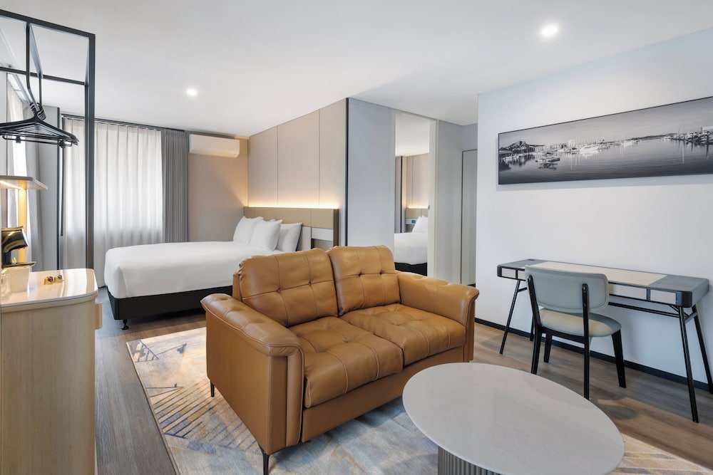 Madison Plaza Townsville 42/64