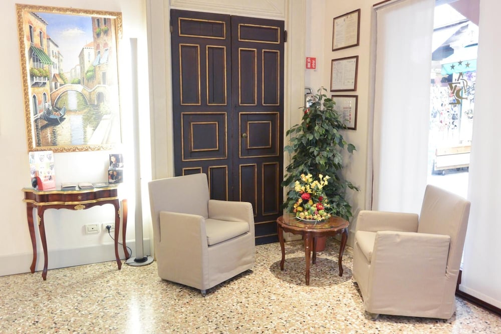 San Zulian Hotel 23/38