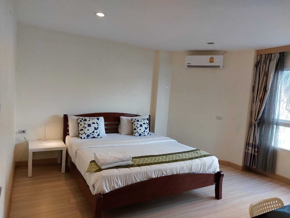 V Check Inn Sukhumvit 22 12/54