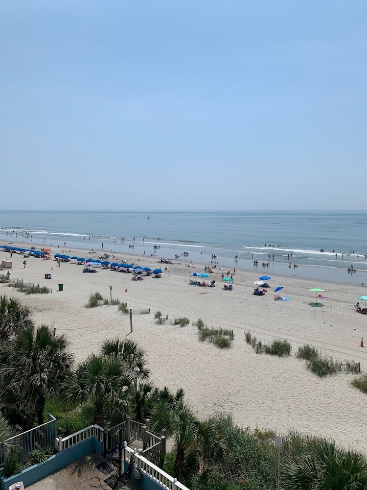 Blu Atlantic Oceanfront Hotel Suites 49/59
