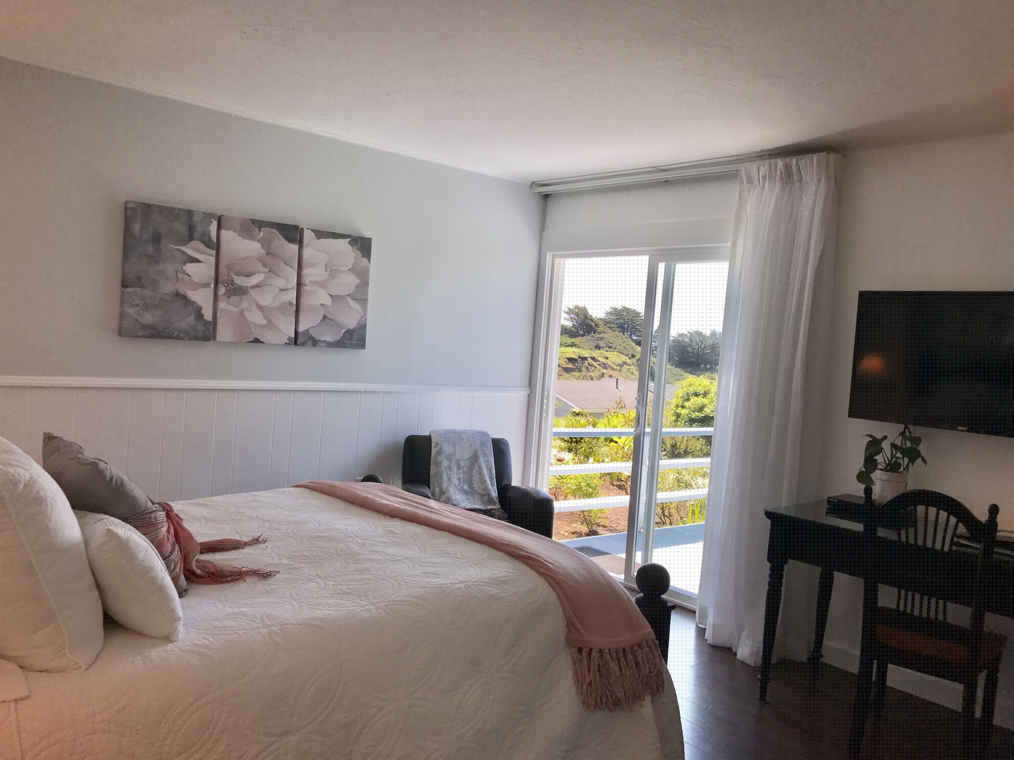 Amber, King Bed
