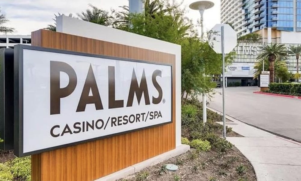 Palms Place 8/61