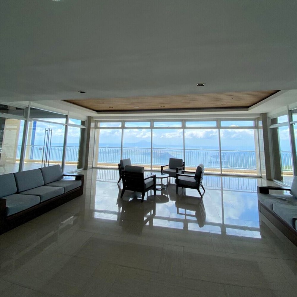 Wind Residences by SMCo 40/50