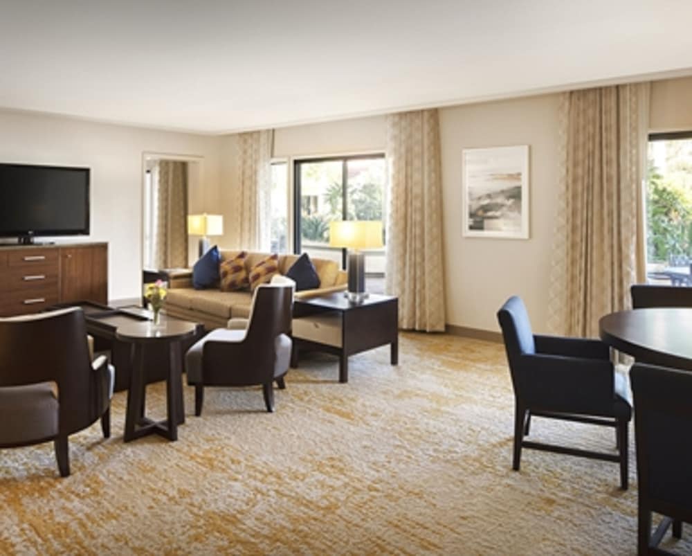 DoubleTree by Hilton Hotel Ontario Airport 24/62