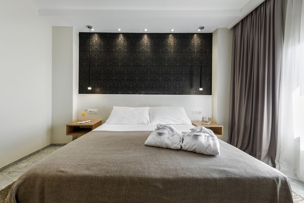 STANDARD, DOUBLE OR TWIN BED