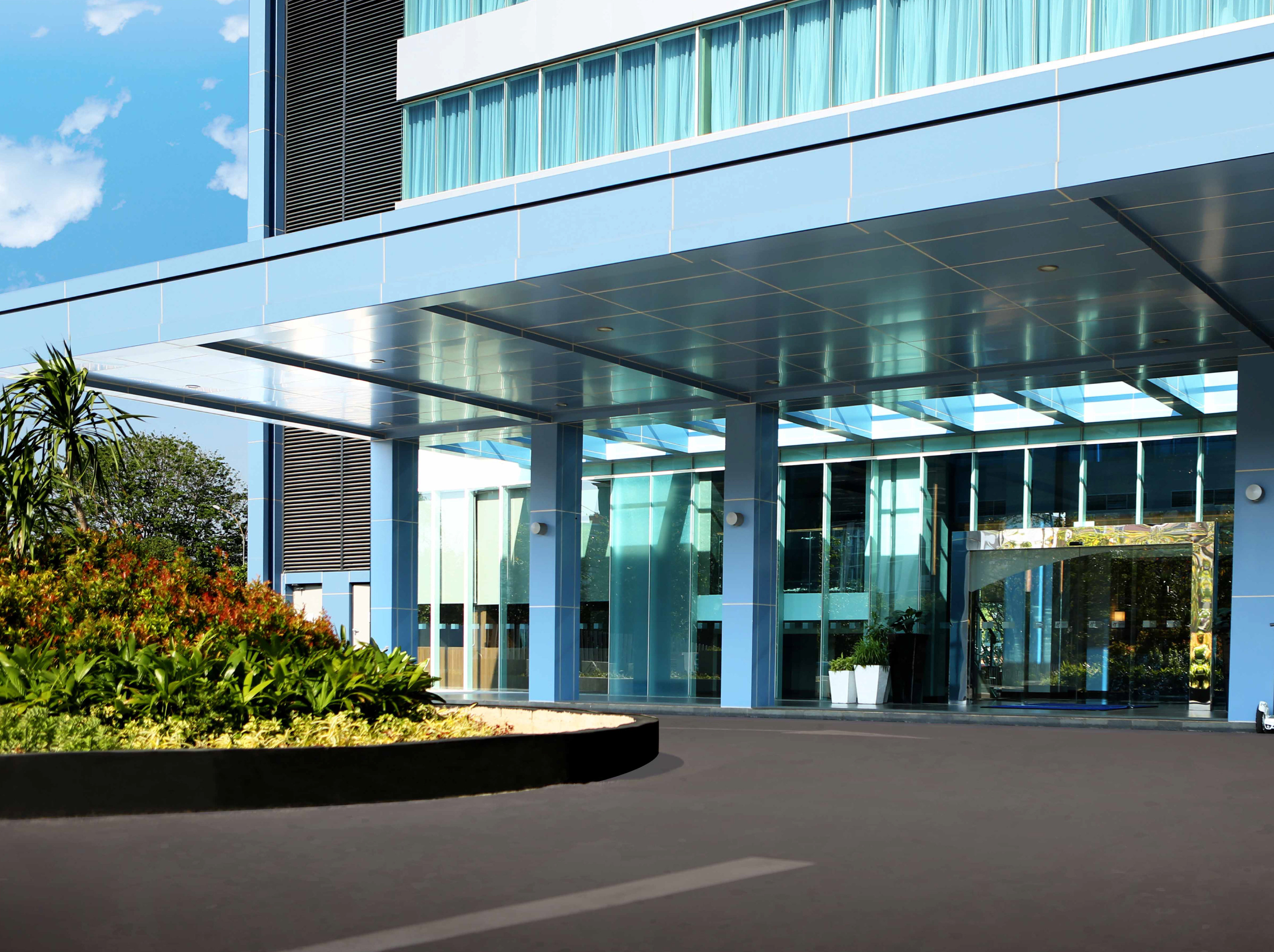 Holiday Inn Express Jakarta International Expo 6/75