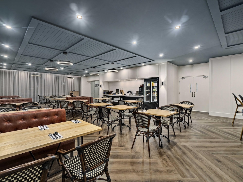Mercure Pakenham 17/38
