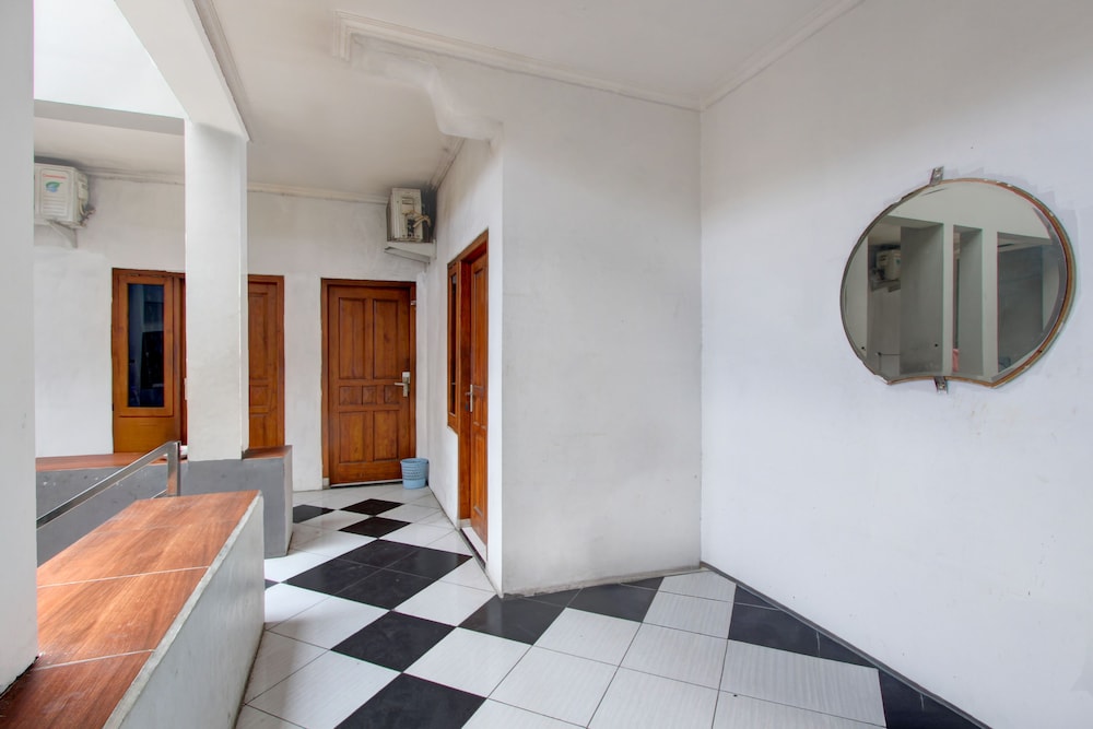 Hotel O Near Tugu Yogyakarta 1 formerly Crown Residence 31/31