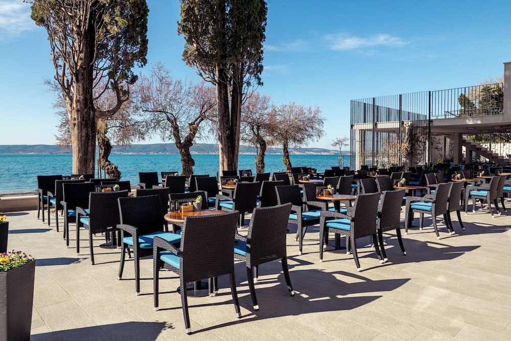 HOTEL STACIJA 55/64