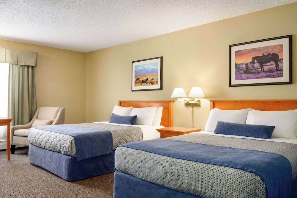 Travelodge by Wyndham Edson 2409079 Alberta Ltd. 13/53