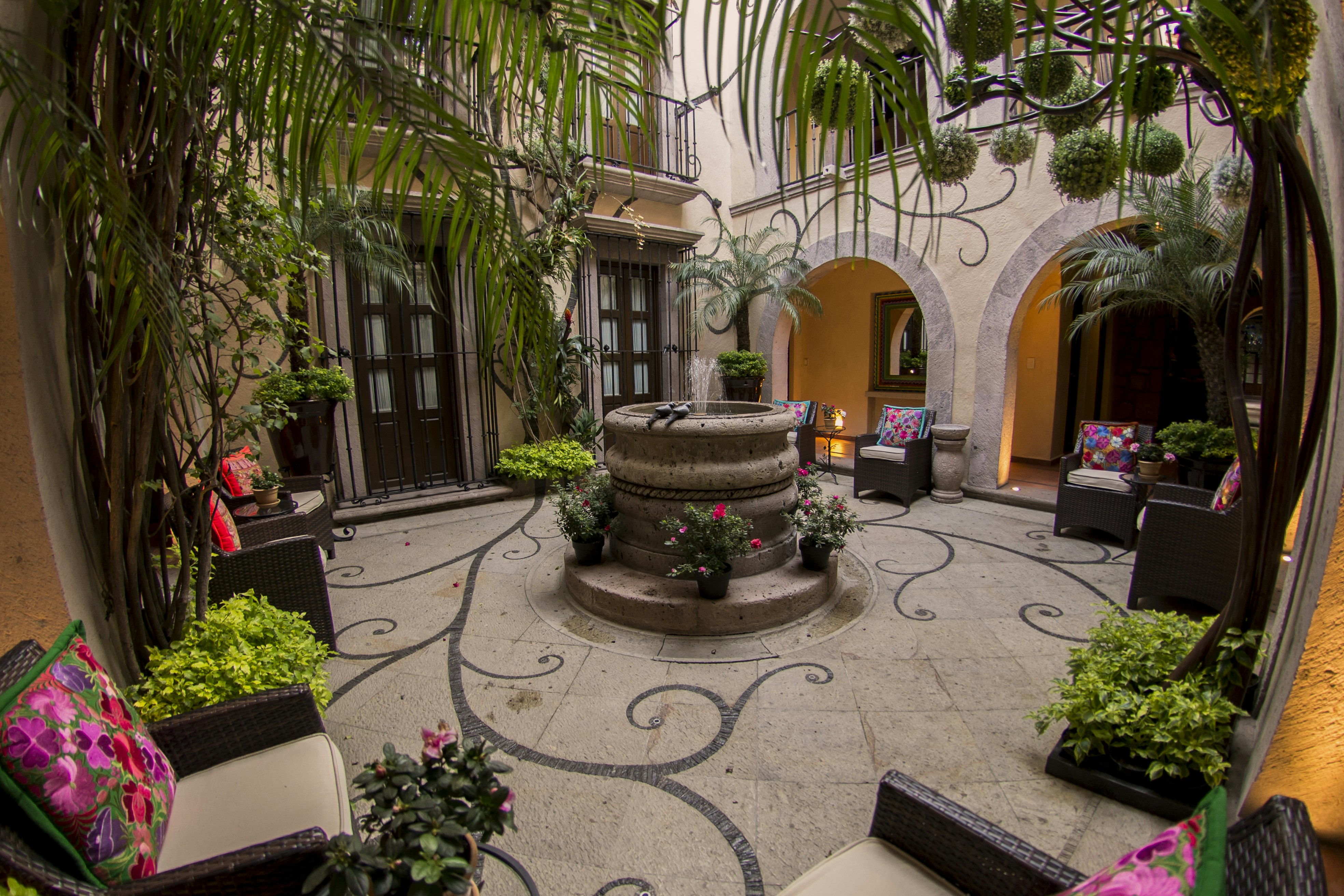 De La Soledad Hotel 4/67