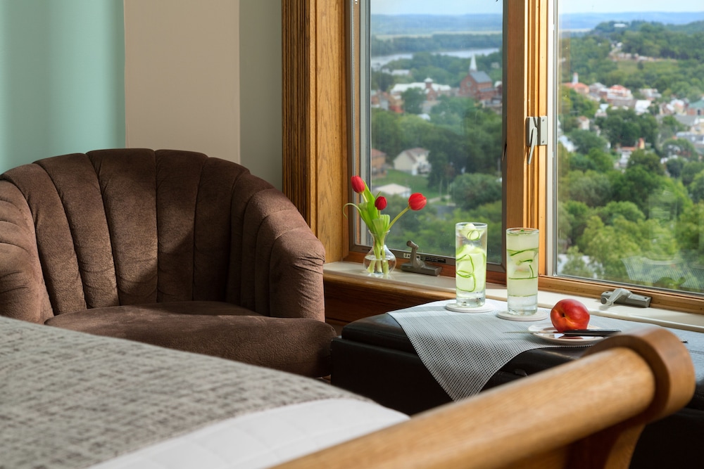 Hermann Hill Vineyard & Inn 32/51