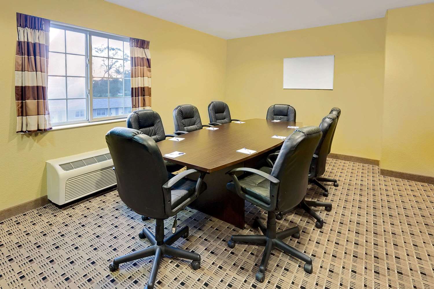 Microtel Inn & Suites by Wyndham Prairie du Chien 8/10