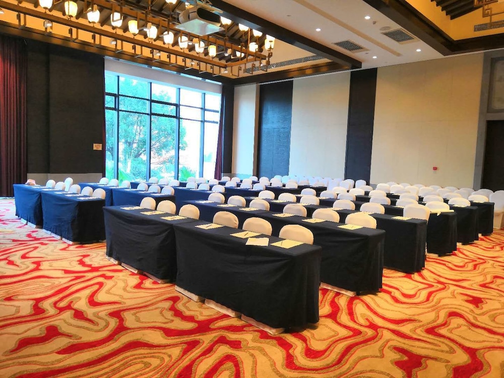Amitabha Hotel 38/47