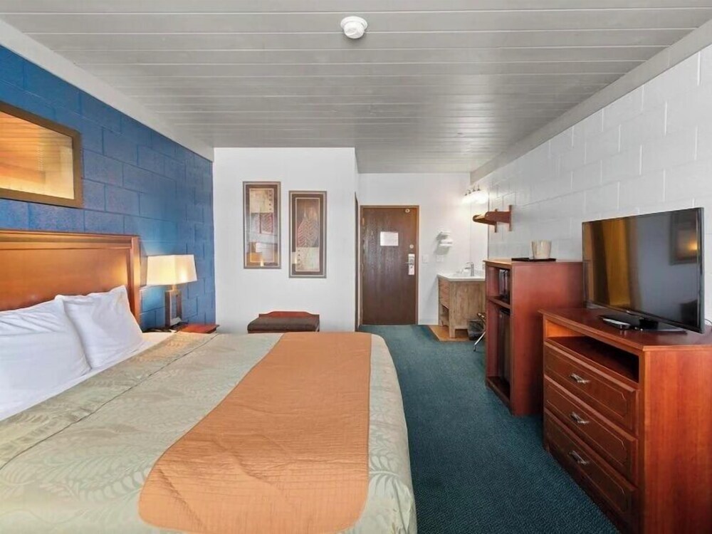 Deluxe, King Bed