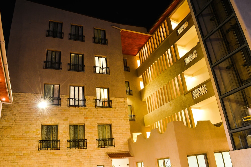 Jewelstone Hotel 5/69