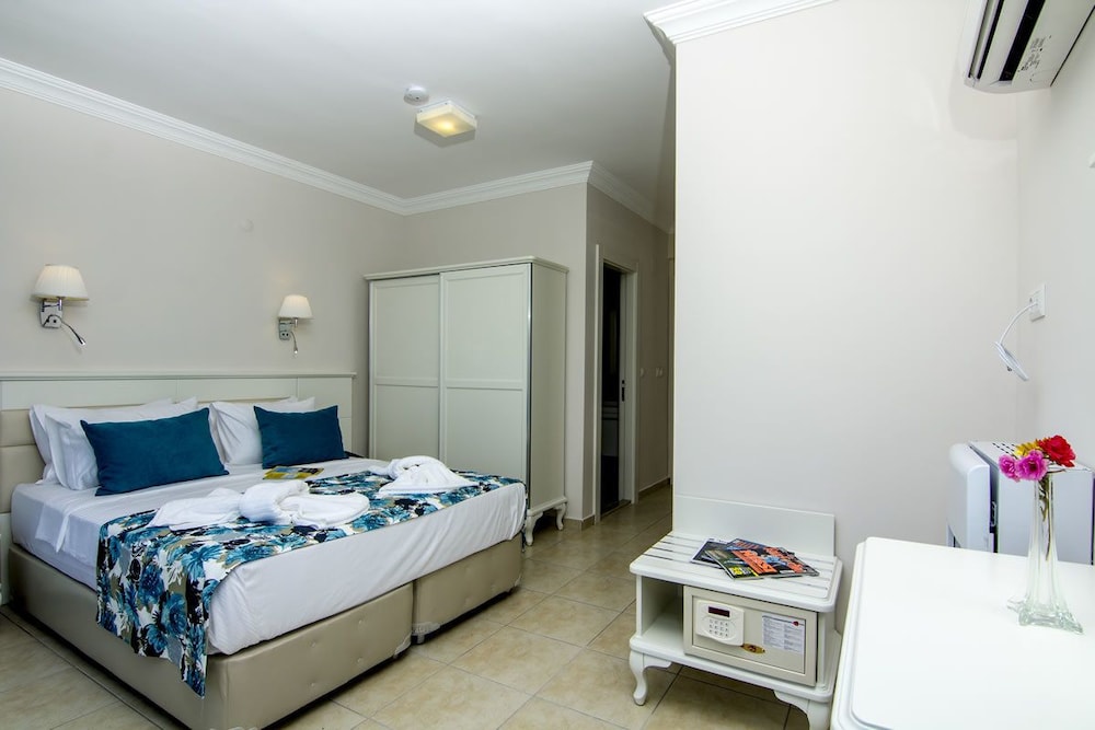 ROOM, DOUBLE OR TWIN BED, SEA VIEW
