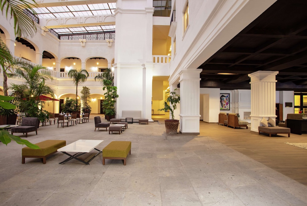 DoubleTree by Hilton Toluca 15/80