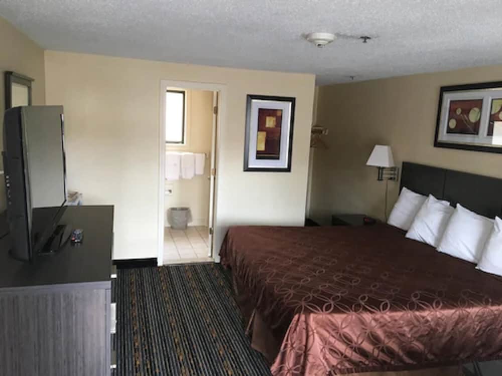 Whitney Inn & Suites 18/34