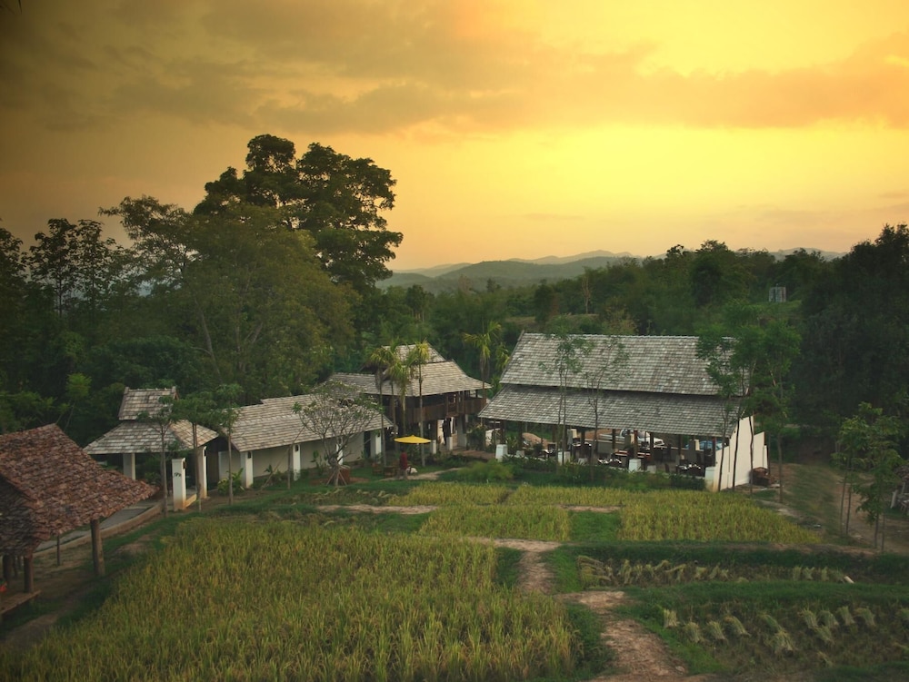 Baanrai Lanna Resort 40/57