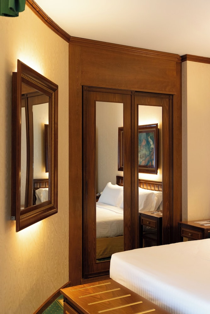 GRAND HOTEL TRENTO 48/49