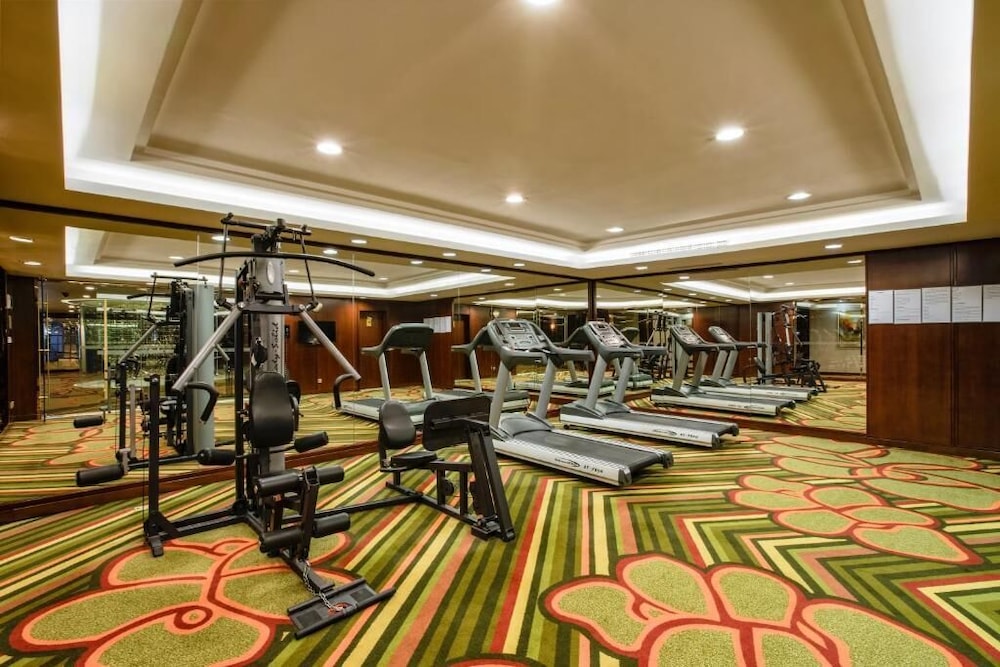 Golden Eagle Summit Hotel 12/24