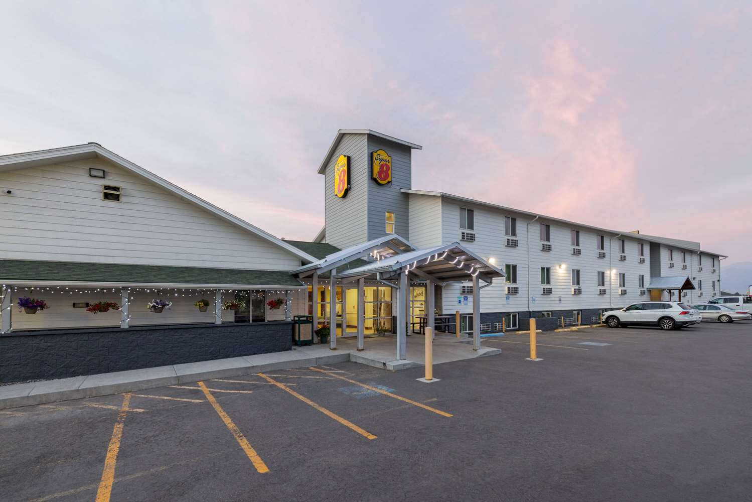 Super 8 By Wyndham Belgrade/Bozeman Airport 29/35