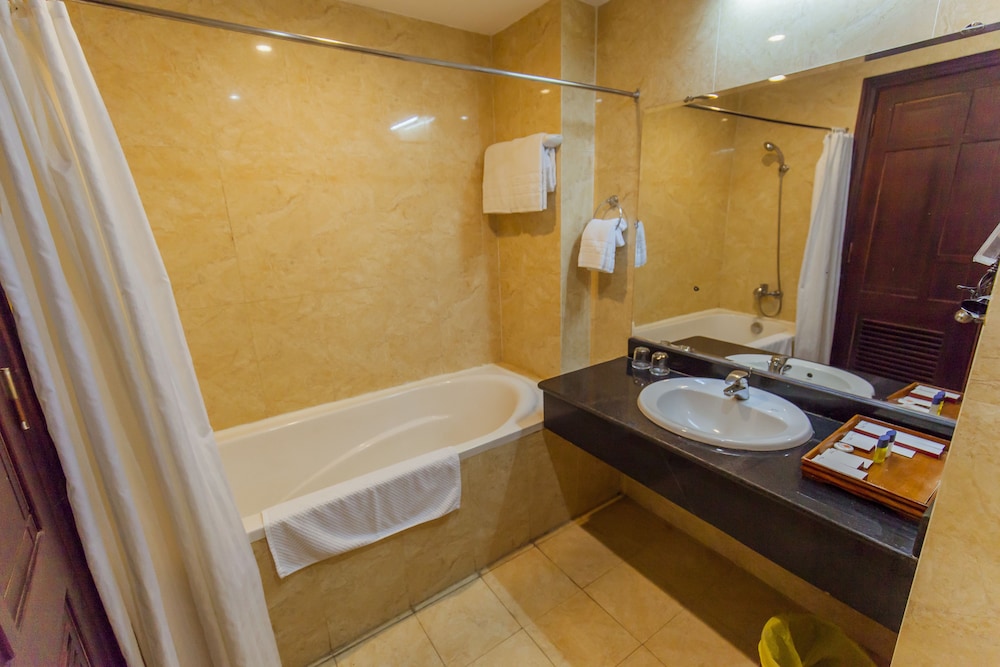 Thien An Riverside Hotel 50/50