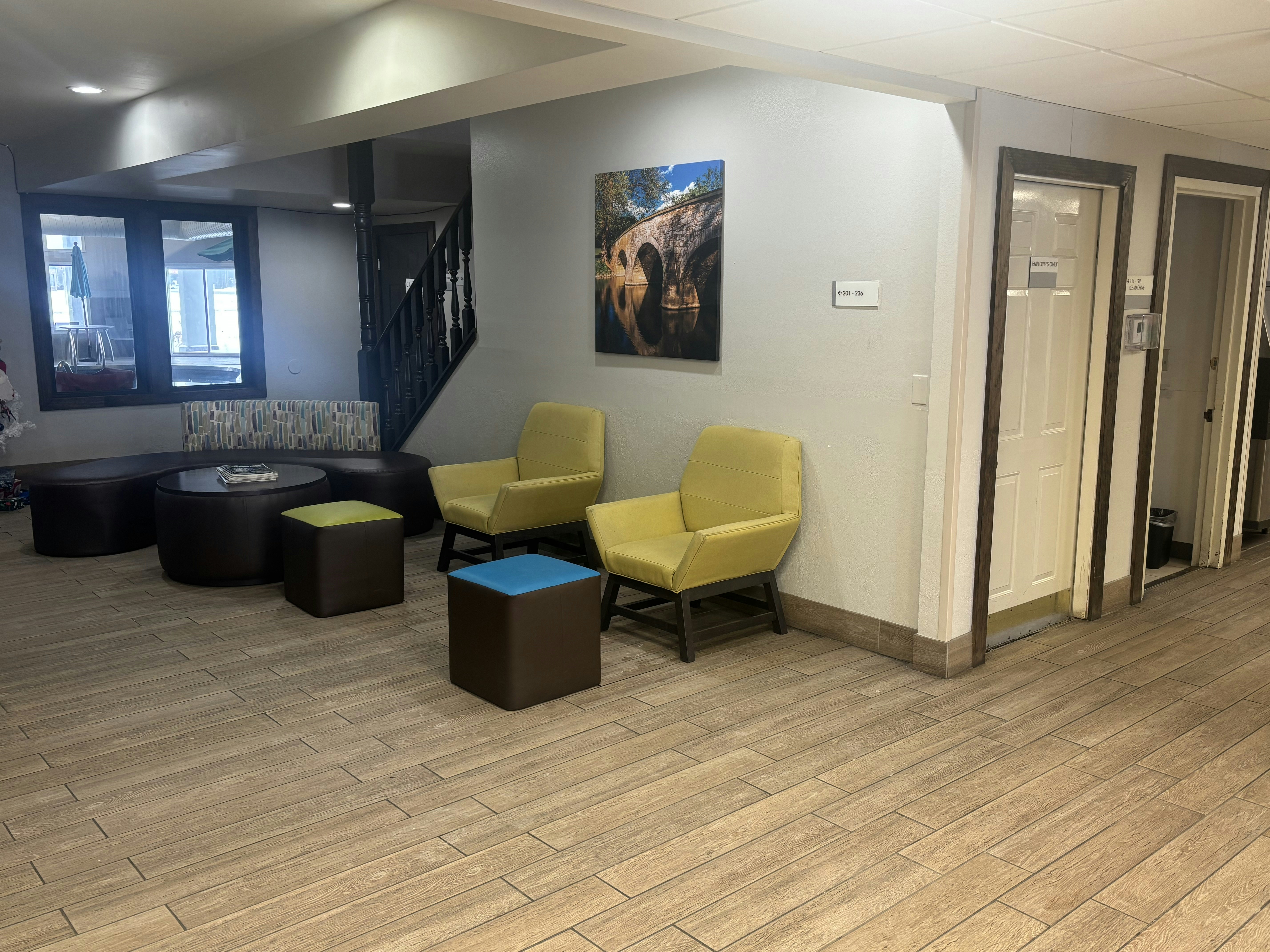 Red Roof Inn & Suites Tomah 33/57