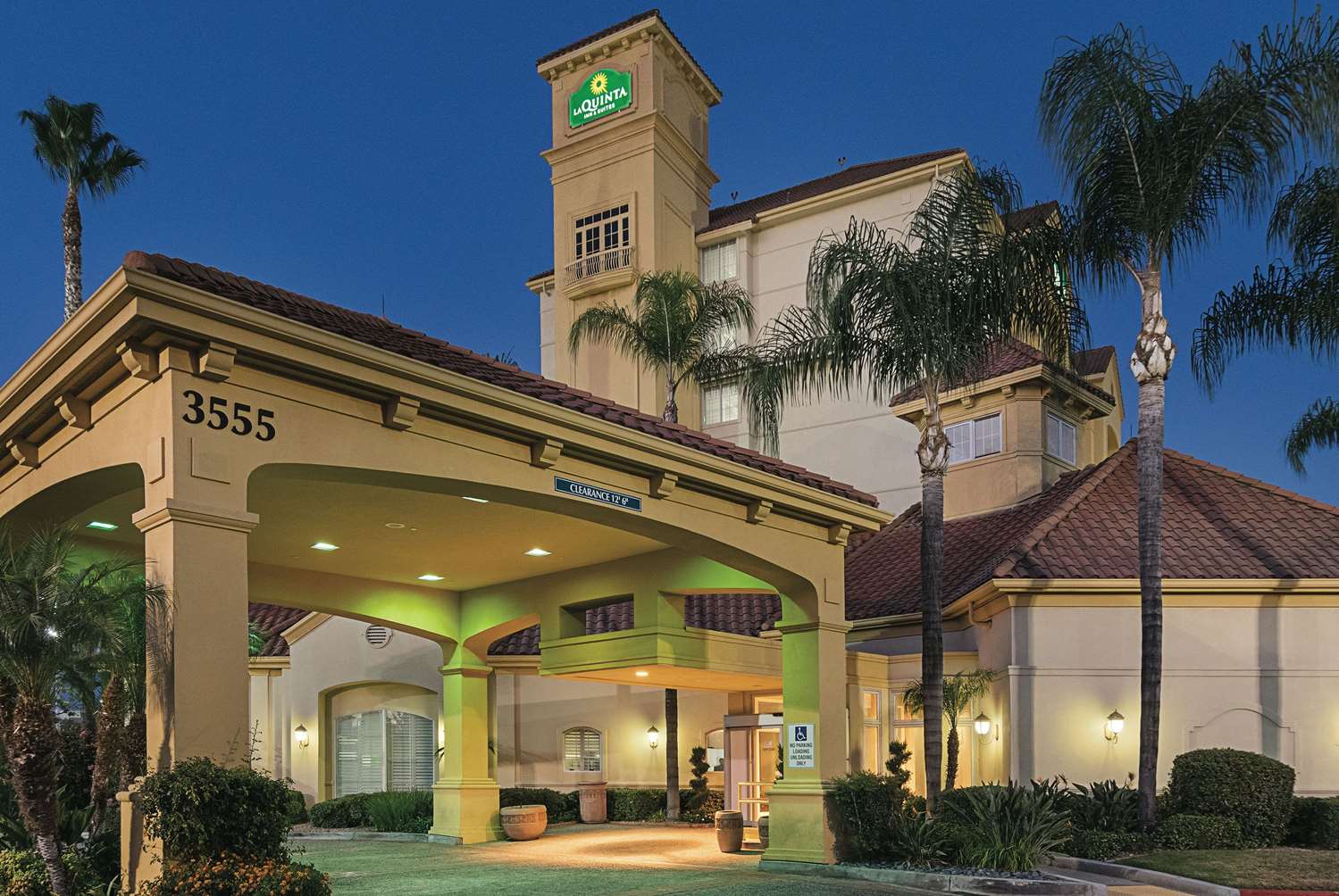 La Quinta Inn & Suites by Wyndham Ontario Airport 2/58